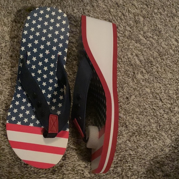Red White and Blue Flip Flops - Size Large 9/10 - Picture 2 of 2